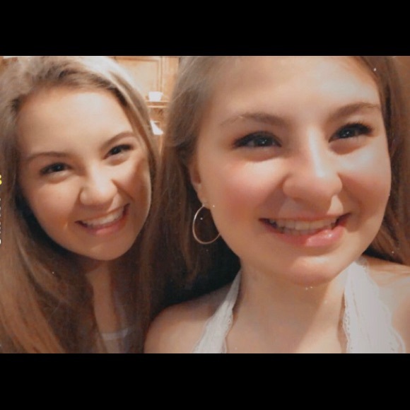 Meet your Posher, Victoria - Picture 2 of 3